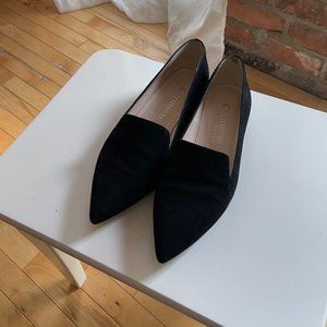 La Canadienne Black Suede Pointed-Toe Loafer, Size 35, Excellent Condition
